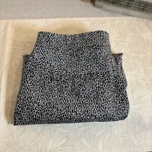 Coldwater Creek Black & White Patterned Capri Pants‎ Women’s Size 8